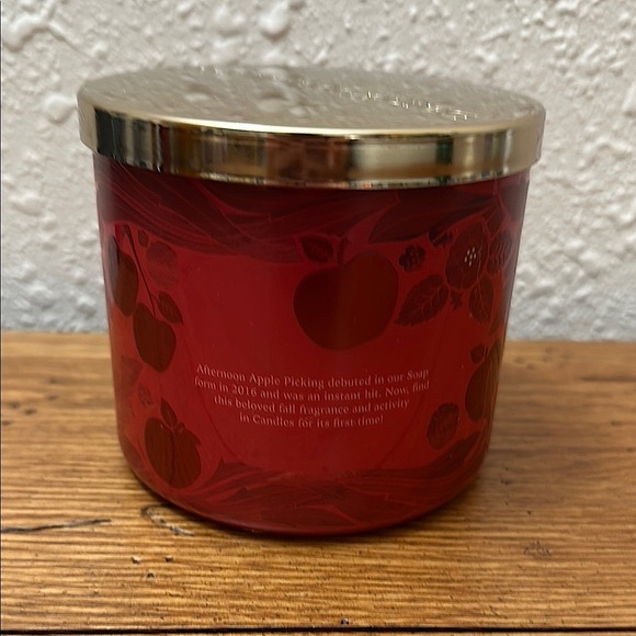 Bath & Body Works Afternoon Apple Picking 3-wick Candle Jar - Picture 2 of 6